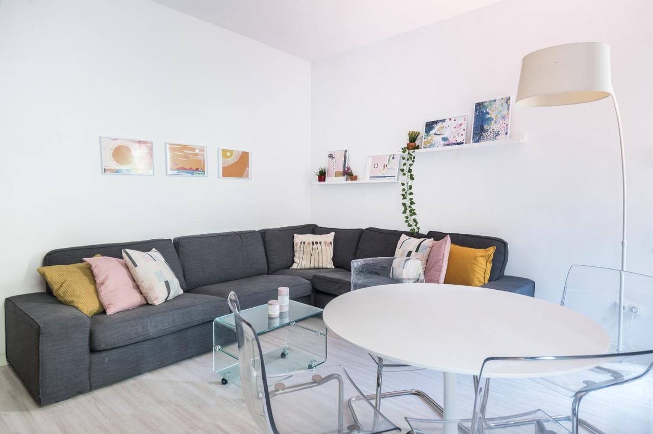 Spacious 3 Bed Apt In The Heart Of Sant Antoni Barcellona Esterno foto