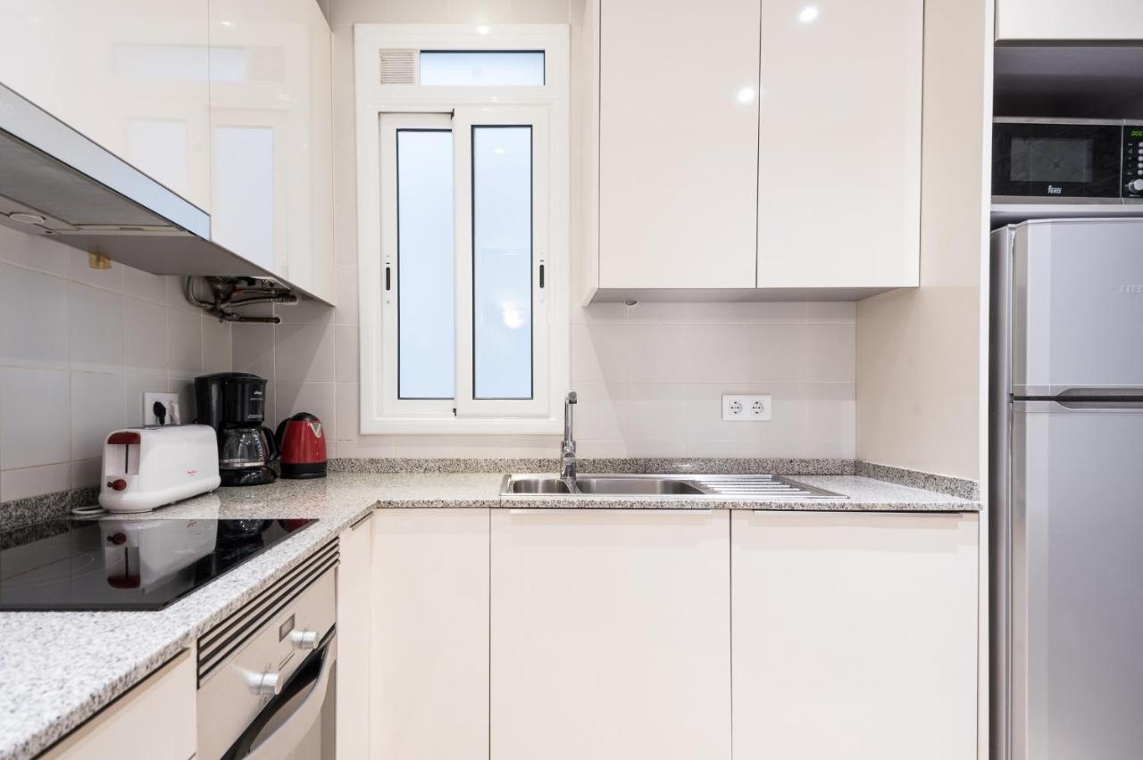 Spacious 3 Bed Apt In The Heart Of Sant Antoni Barcellona Esterno foto