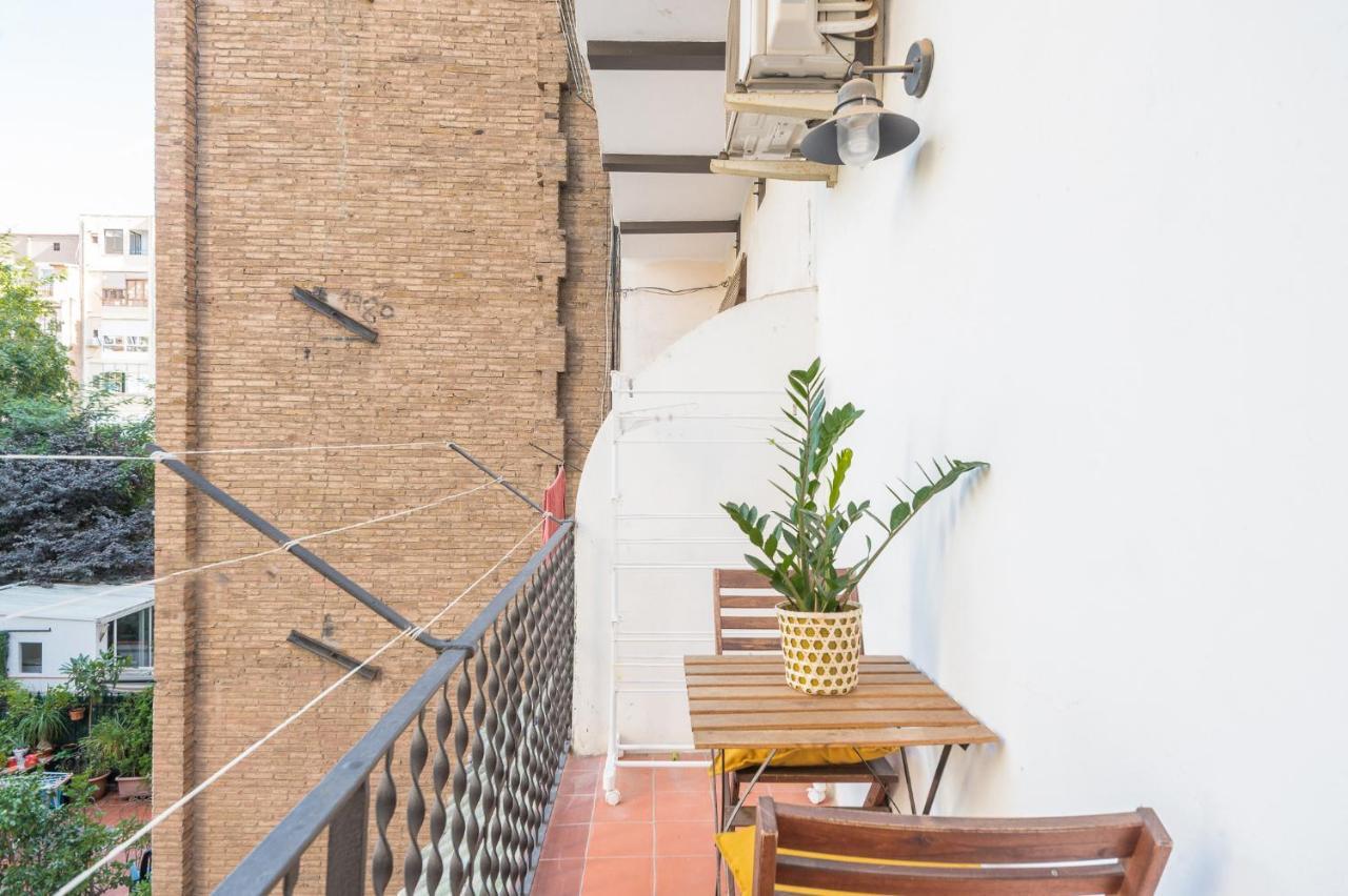 Spacious 3 Bed Apt In The Heart Of Sant Antoni Barcellona Esterno foto