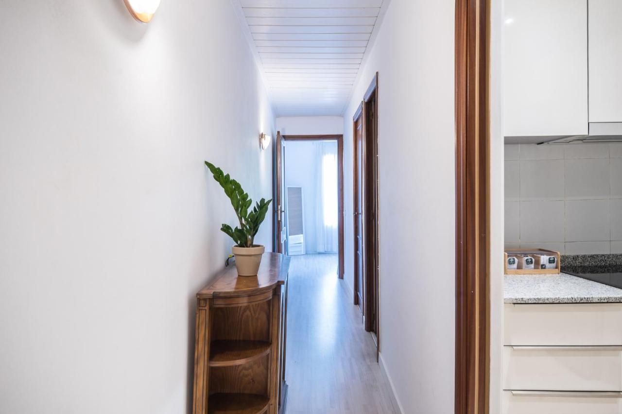 Spacious 3 Bed Apt In The Heart Of Sant Antoni Barcellona Esterno foto