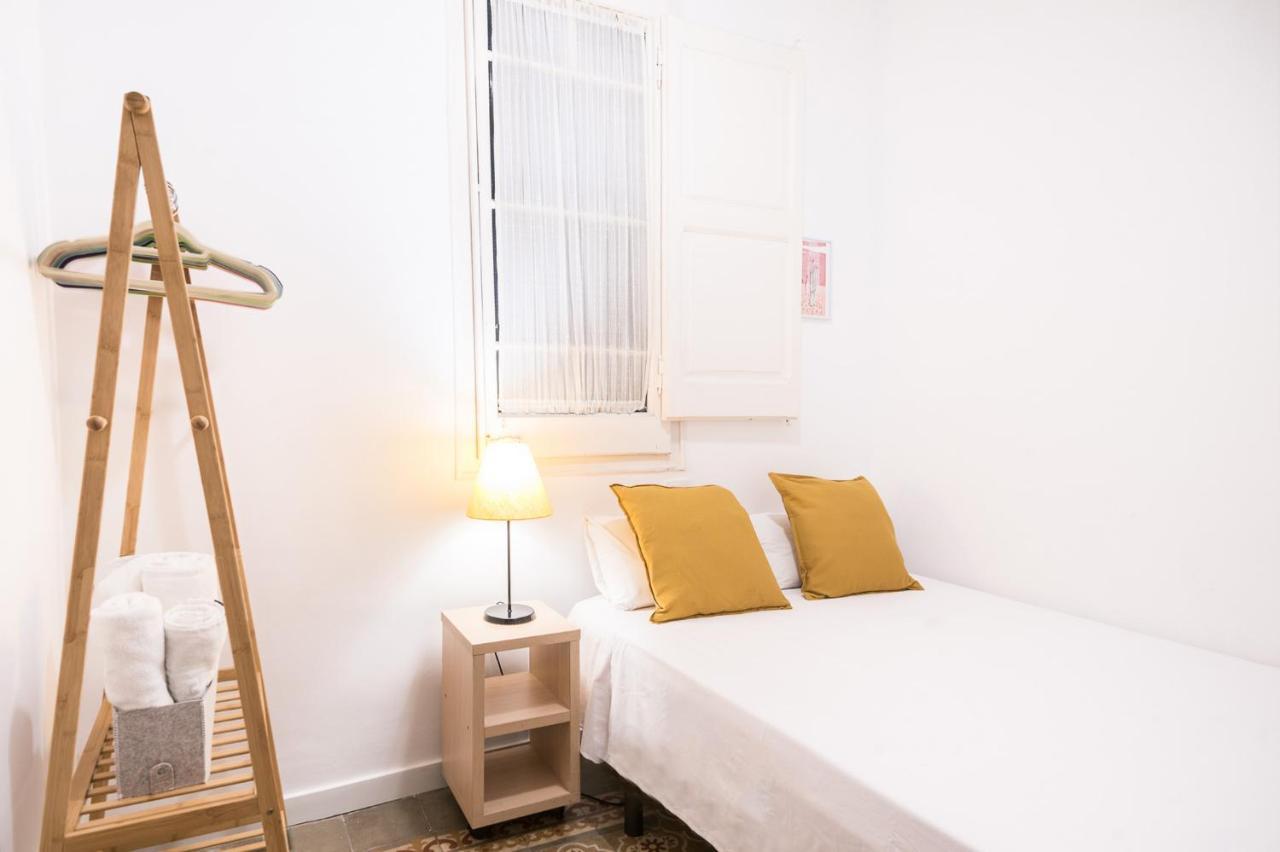 Spacious 3 Bed Apt In The Heart Of Sant Antoni Barcellona Esterno foto