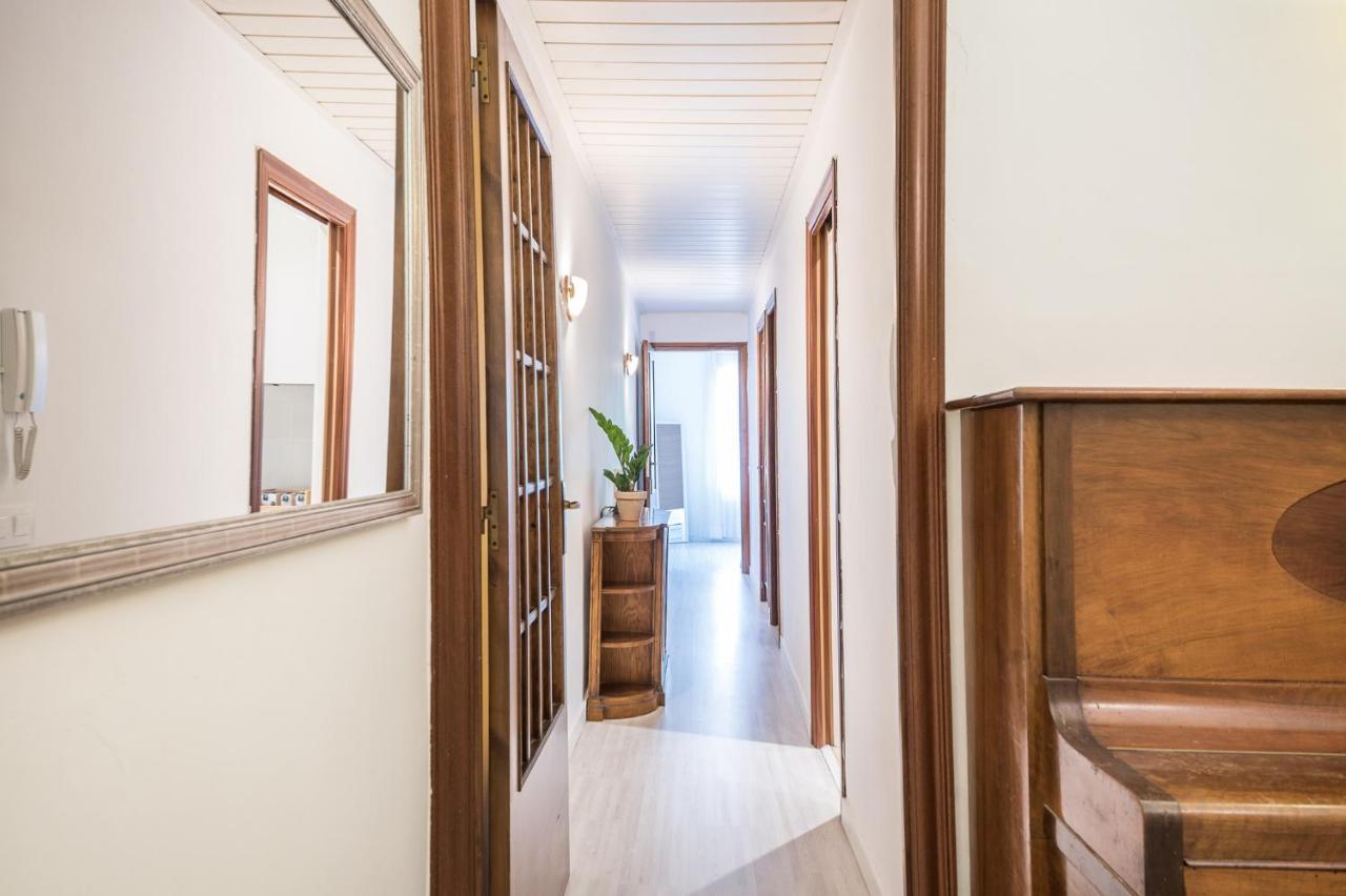 Spacious 3 Bed Apt In The Heart Of Sant Antoni Barcellona Esterno foto