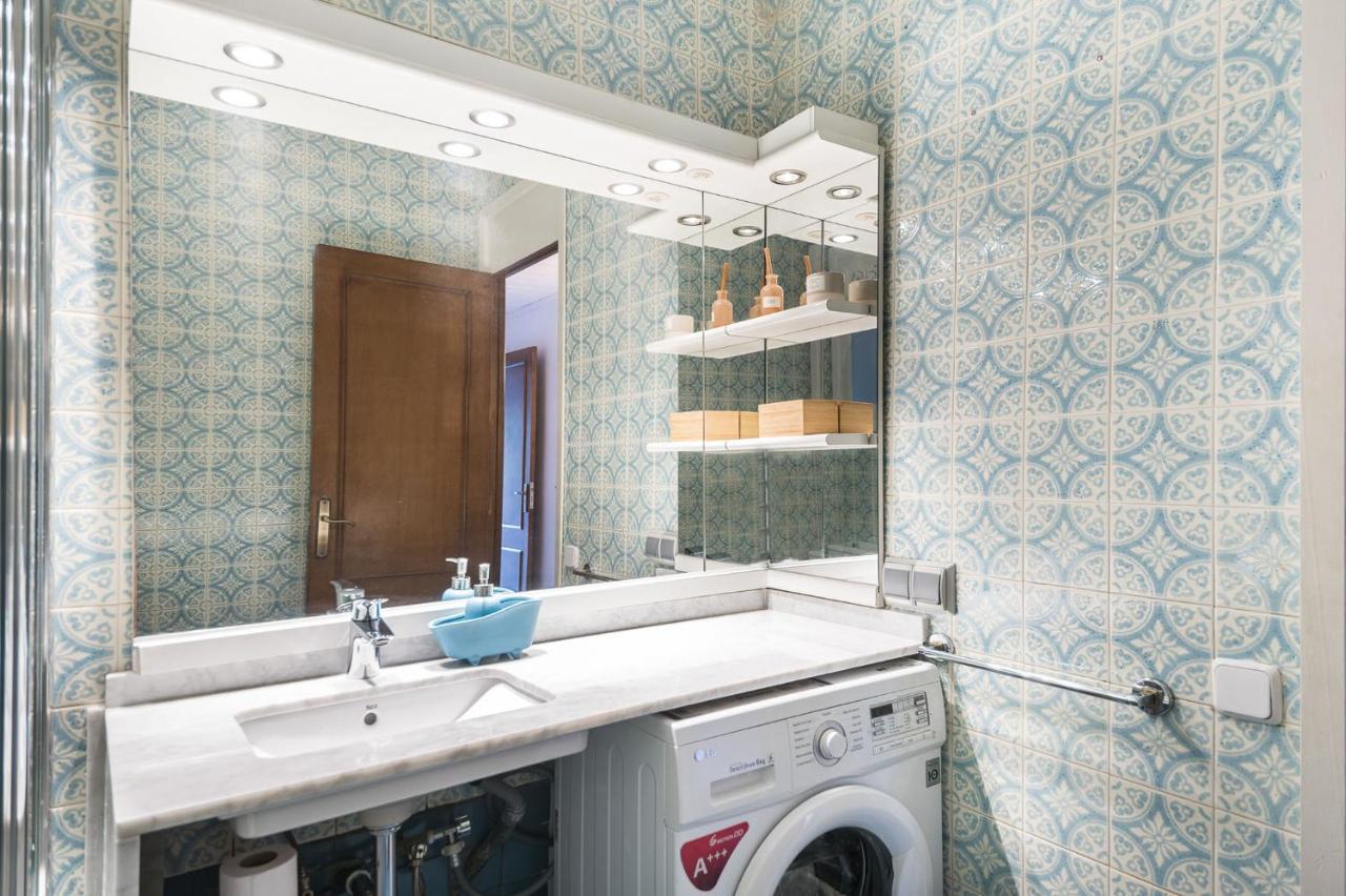 Spacious 3 Bed Apt In The Heart Of Sant Antoni Barcellona Esterno foto